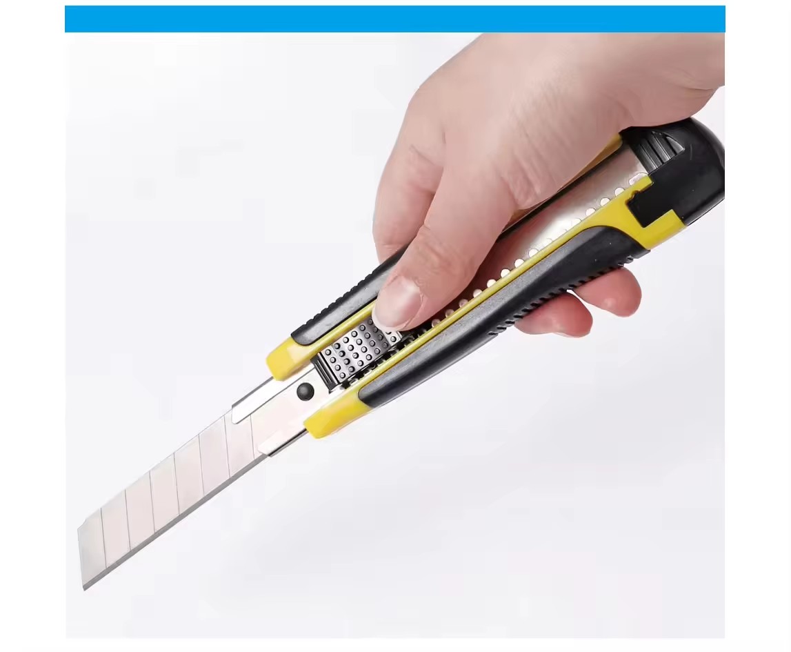 plastic handle cutter knife